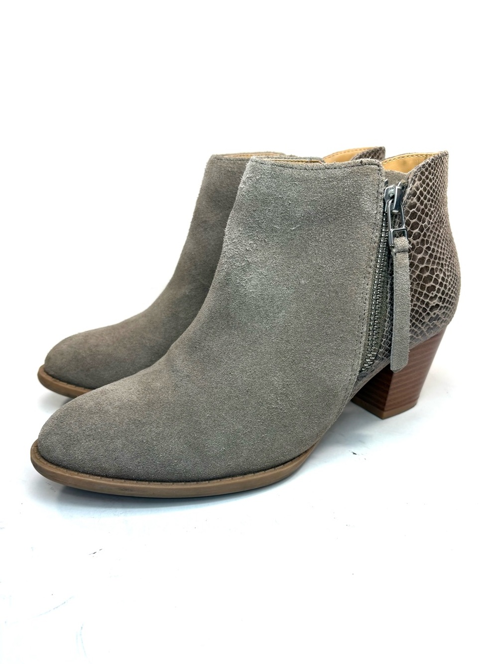 Vionic Anne Grey/Beige Suede Heeled Ankle Boot | 5